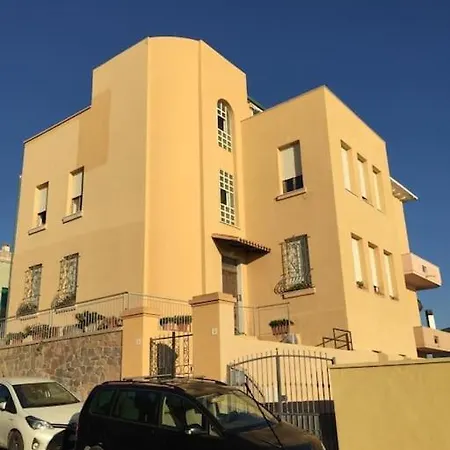Accogliente E Ristrutturato Bilocale In Centro Vista Mare