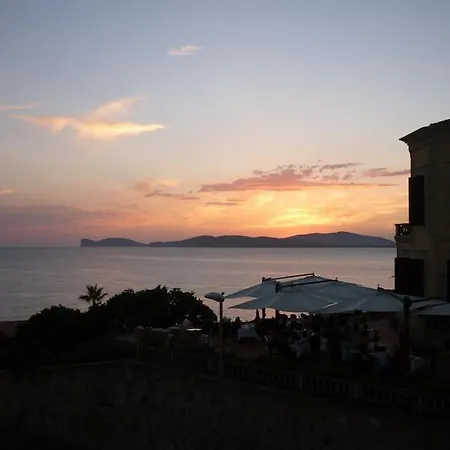 Accogliente E Ristrutturato Bilocale In Centro Vista Mare Apartment *